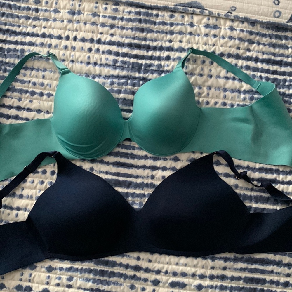 Lot of 2 like new Soma bras